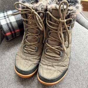 Women's Columbia Minx Shorty Winter Boots